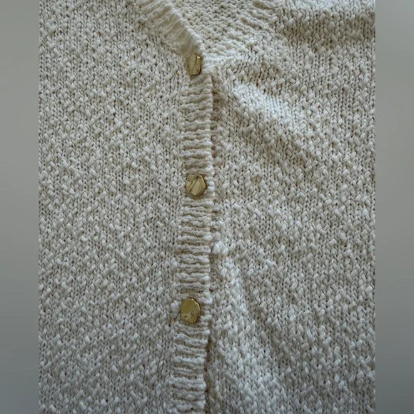 H&M Cream Knit Short Sleeve Cardigan Gold Button Textured Sweater Size Small - Picture 3 of 9